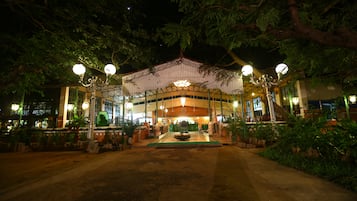 Hall