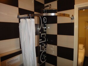 Bathroom - Dylan Apartments Kensington (London)