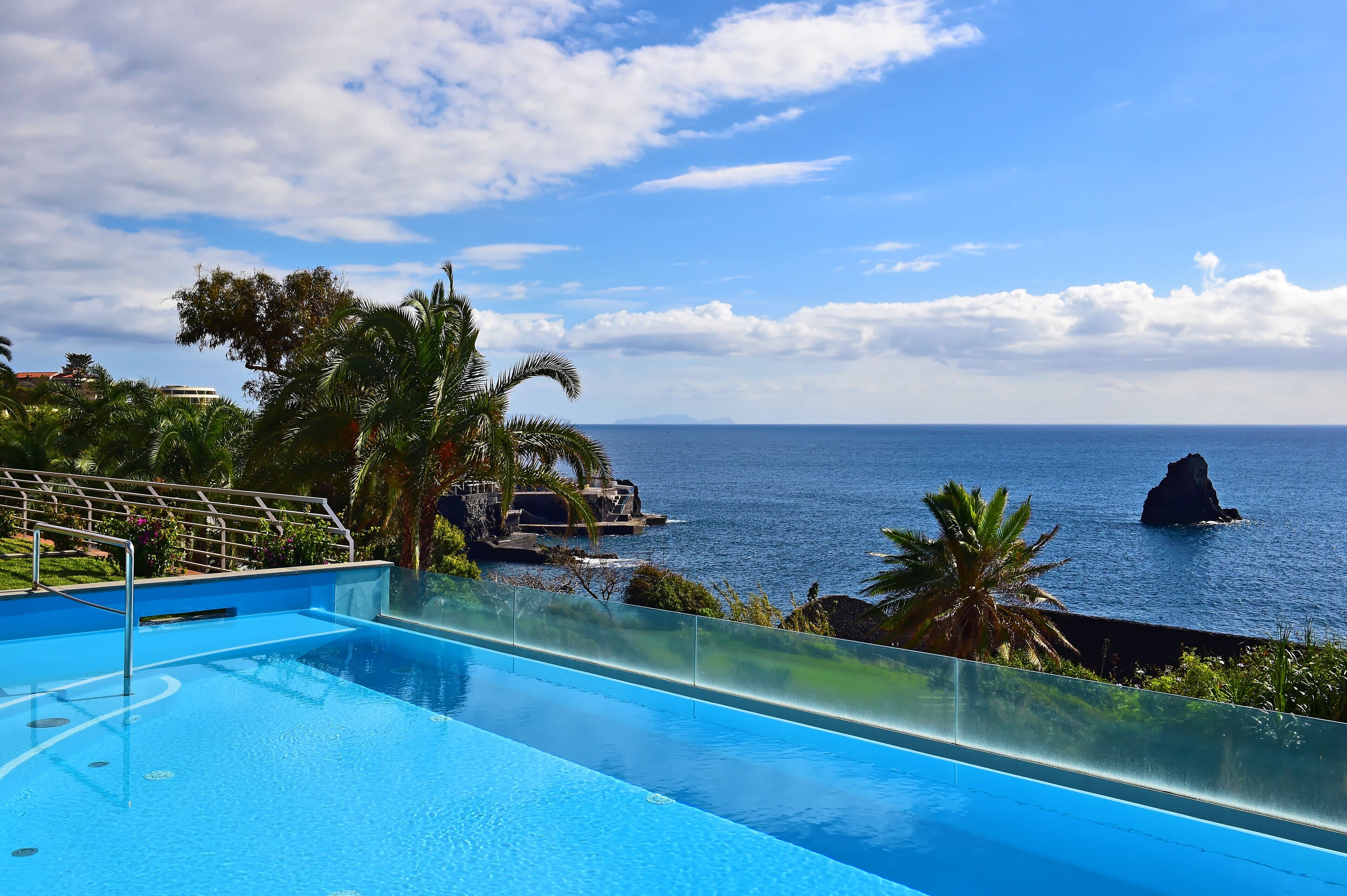 Indoor pool, outdoor pool