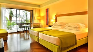 Classic Twin Room, Sea View | Minibar, in-room safe, desk, blackout curtains - Pestana Promenade Ocean Resort Hotel (Funchal)