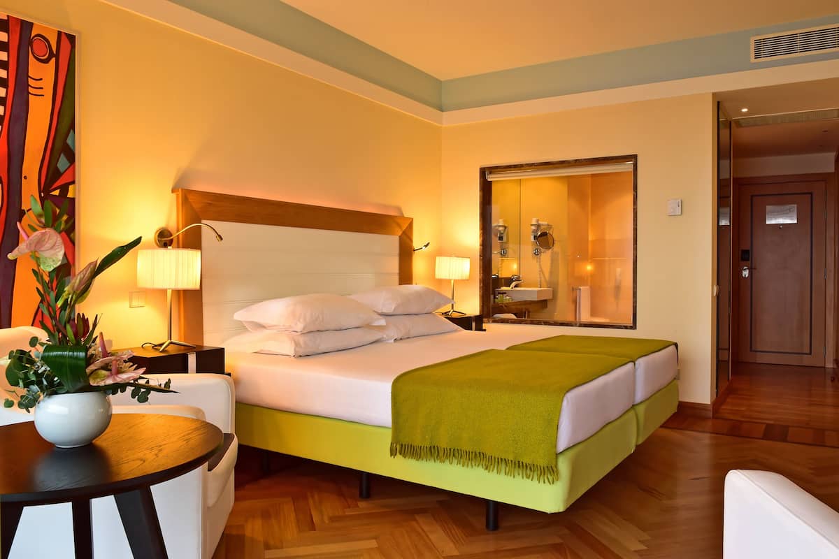 Minibar, in-room safe, desk, blackout curtains