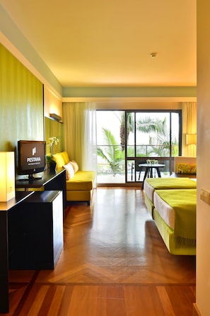 Classic Twin Room, Sea View | Minibar, in-room safe, desk, blackout drapes