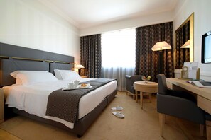 Premium bedding, down duvets, in-room safe, individually decorated - Grand Hotel Duca di Mantova (Sesto San Giovanni)