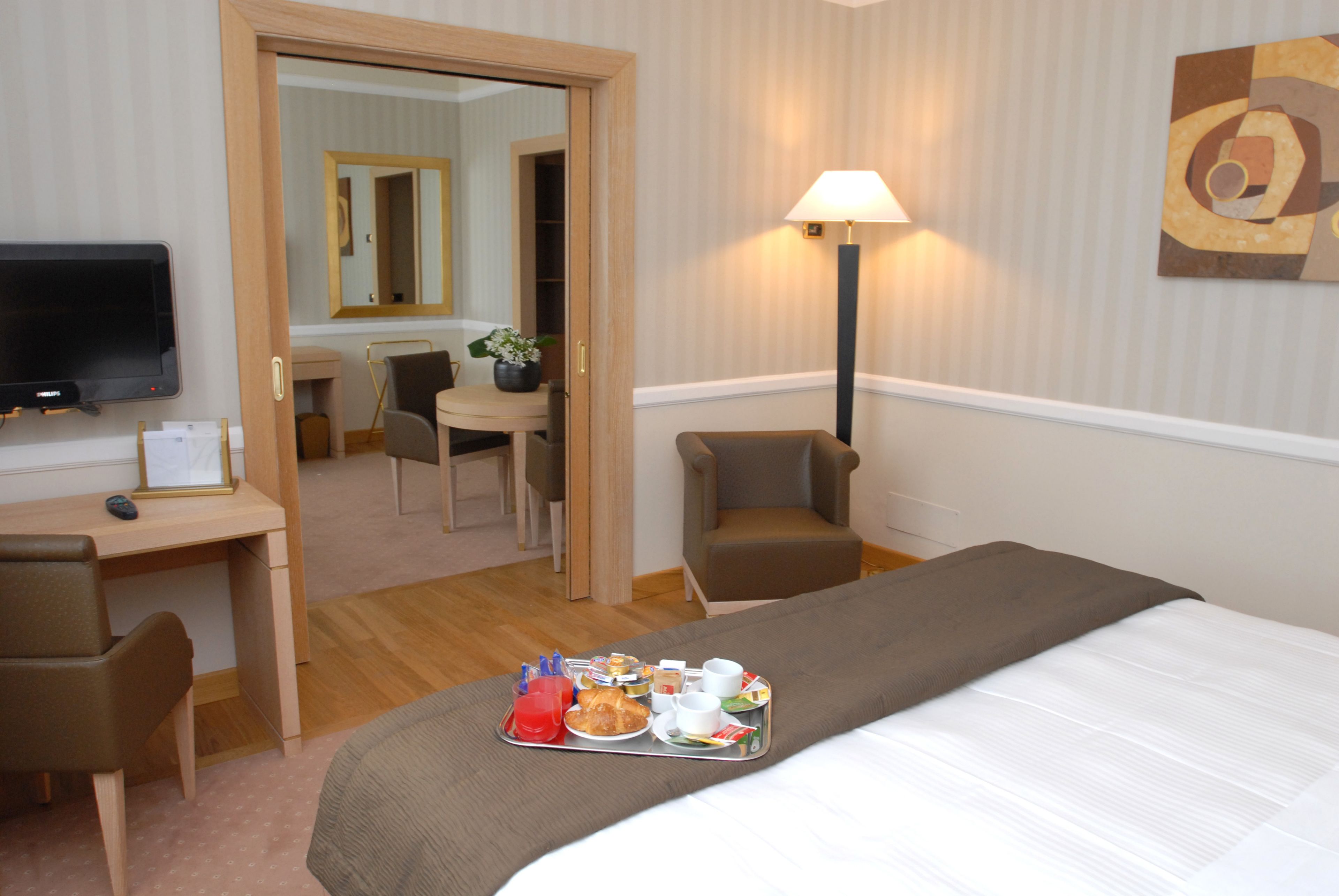 1 bedroom, premium bedding, down duvets, in-room safe