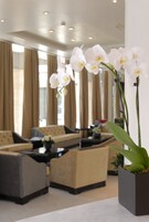 Área de estar no saguão