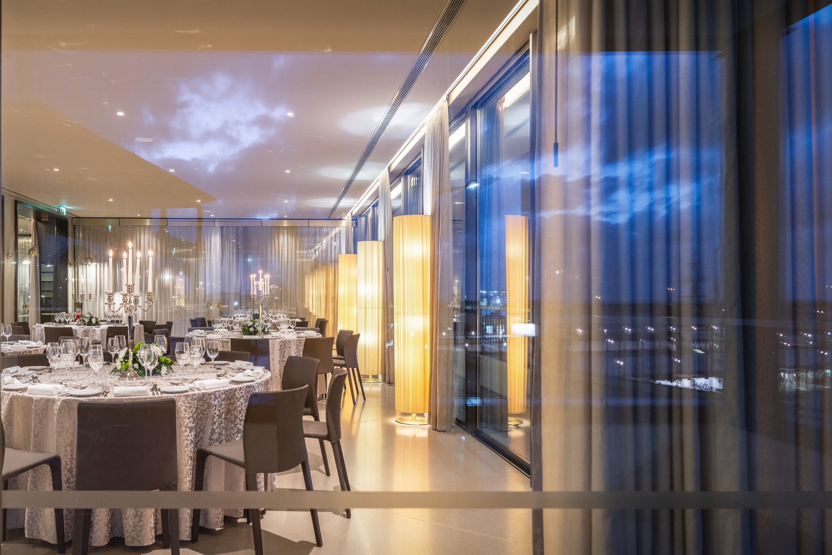 breakfast, dinner served; portuguese cuisine, sea views