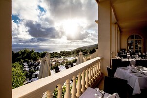 Serviço de café da manhã, culinária mediterrânea, vistas para a piscina 