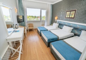 Minibár, széf a szobában, ingyenes wifi és ágynemű