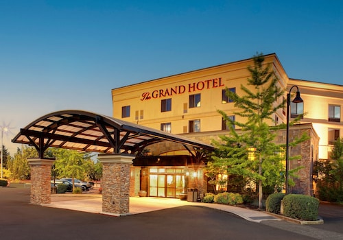 Grand Hotel at Bridgeport