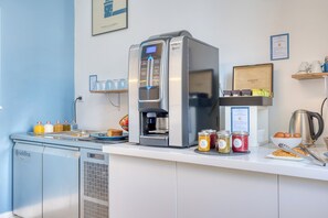Daily buffet breakfast (EUR 14.00 per person)