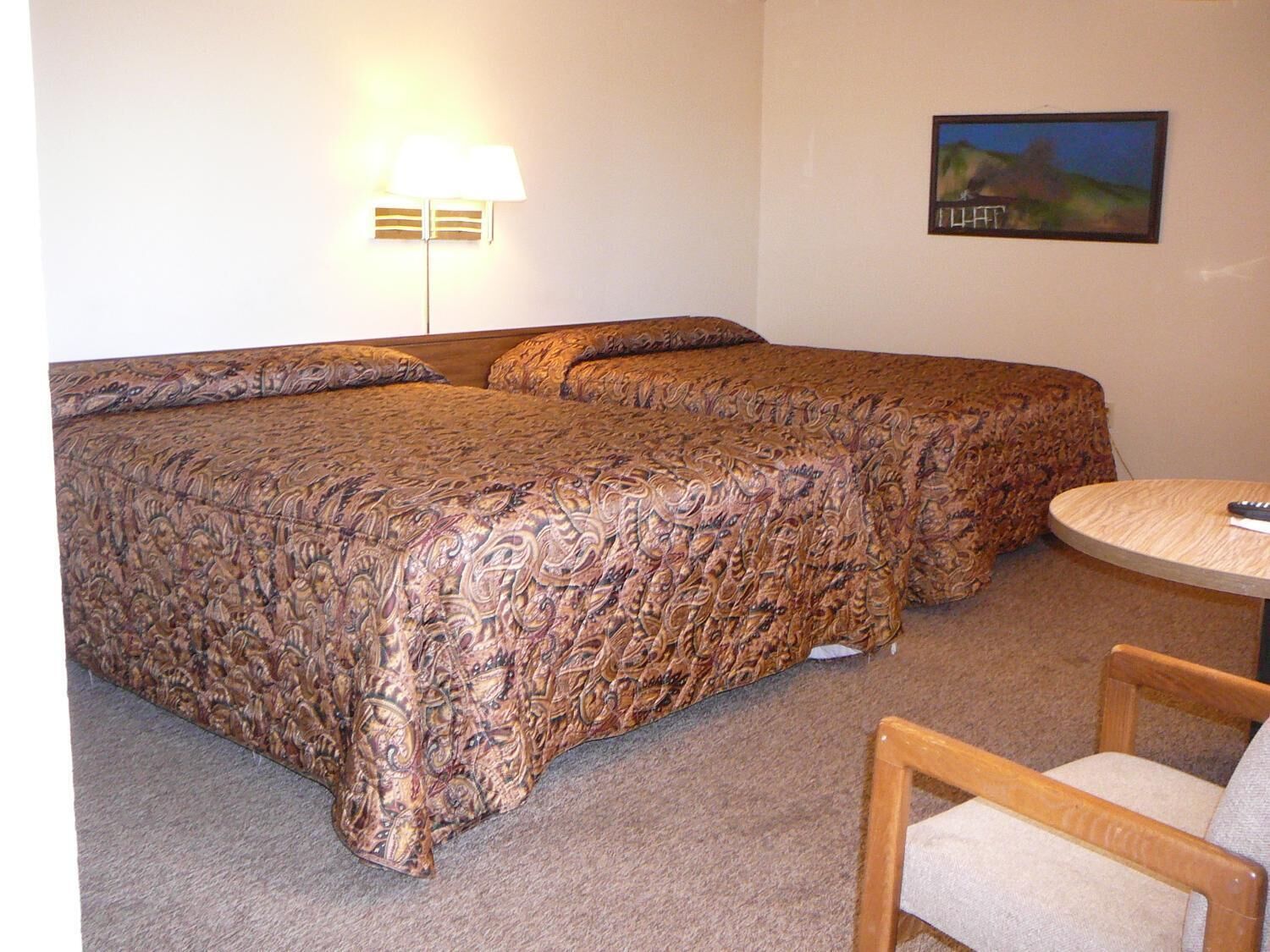 Desk, free WiFi, bed sheets
