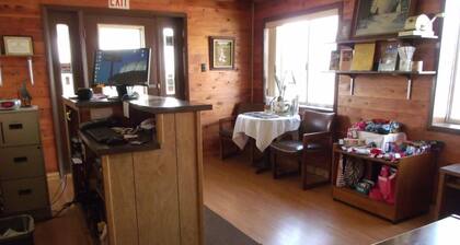 Narrow Gauge Railroad Inn