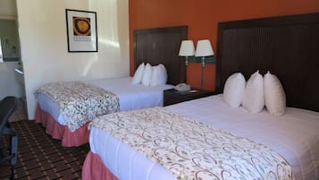 Room | Desk, free WiFi, bed sheets