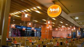 2 restaurants, breakfast served, international cuisine