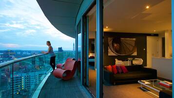 Penthouse, 2 Bedrooms, Balcony | Premium bedding, desk, laptop workspace, blackout curtains