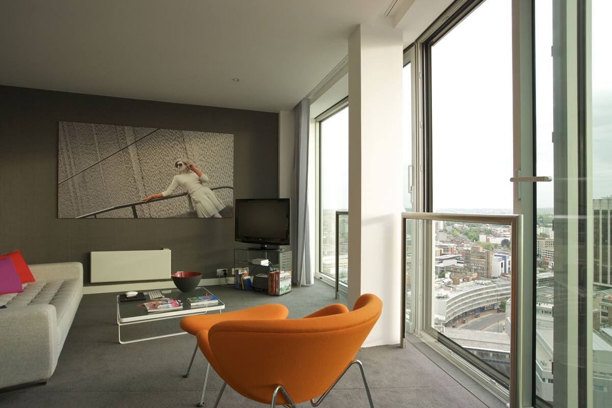 Apartment, 1 Bedroom (Clubman) | Premium bedding, desk, laptop workspace, blackout curtains