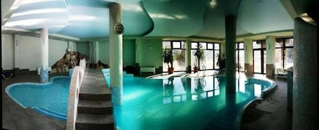 Indoor pool. Hotel Orphey Bansko