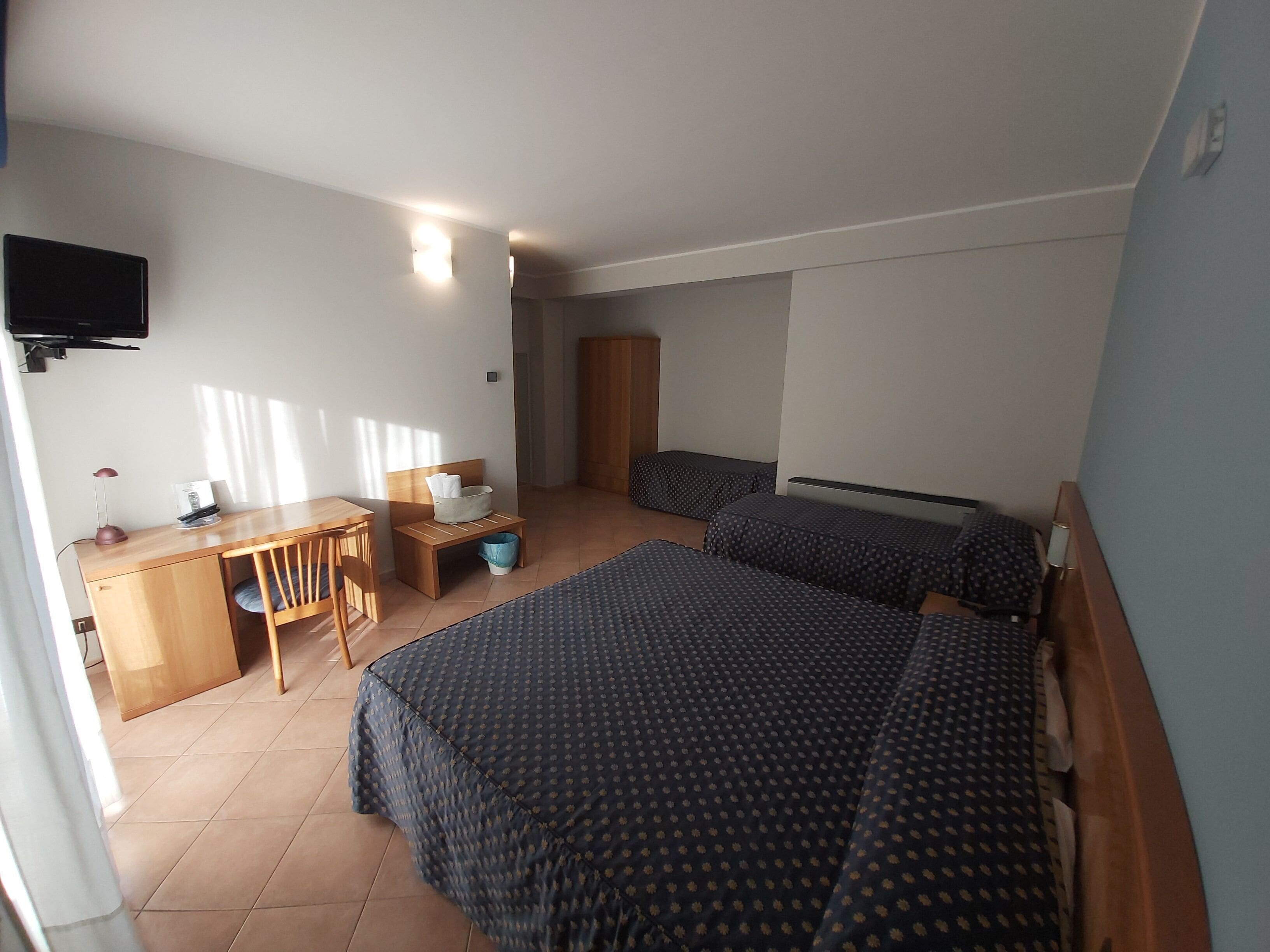 minibar, in-room safe, desk, free wifi