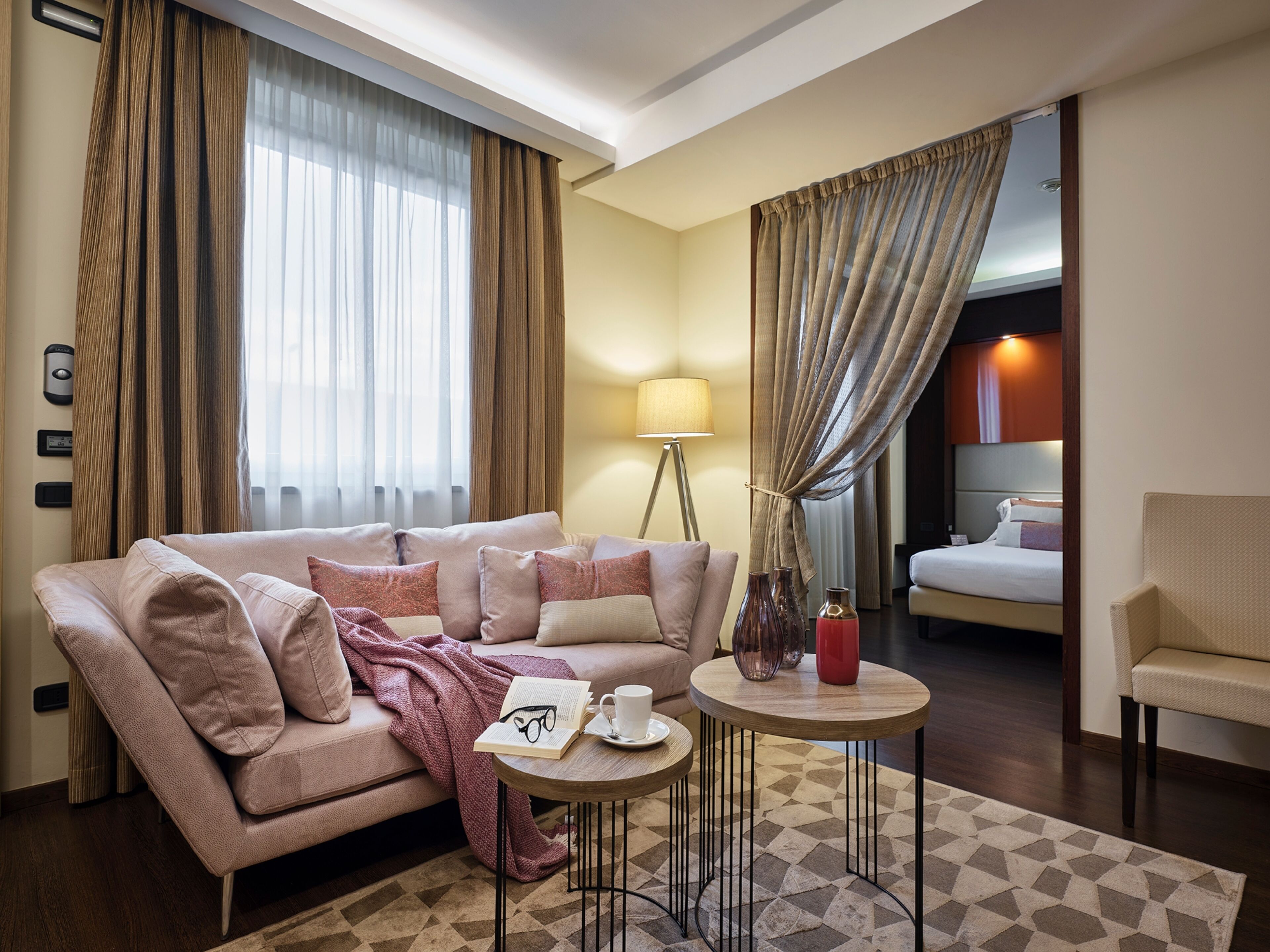 suite | 1 bedroom, in-room safe, desk, laptop workspace