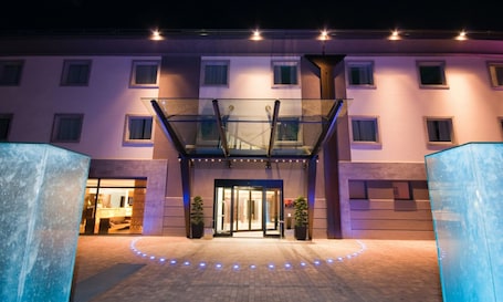 Front of property. Winter Garden Hotel - Bergamo Airport