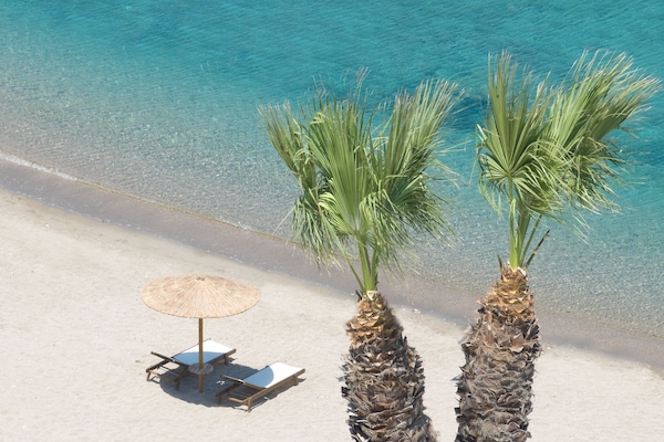 Private beach, sun loungers, beach umbrellas, beach bar