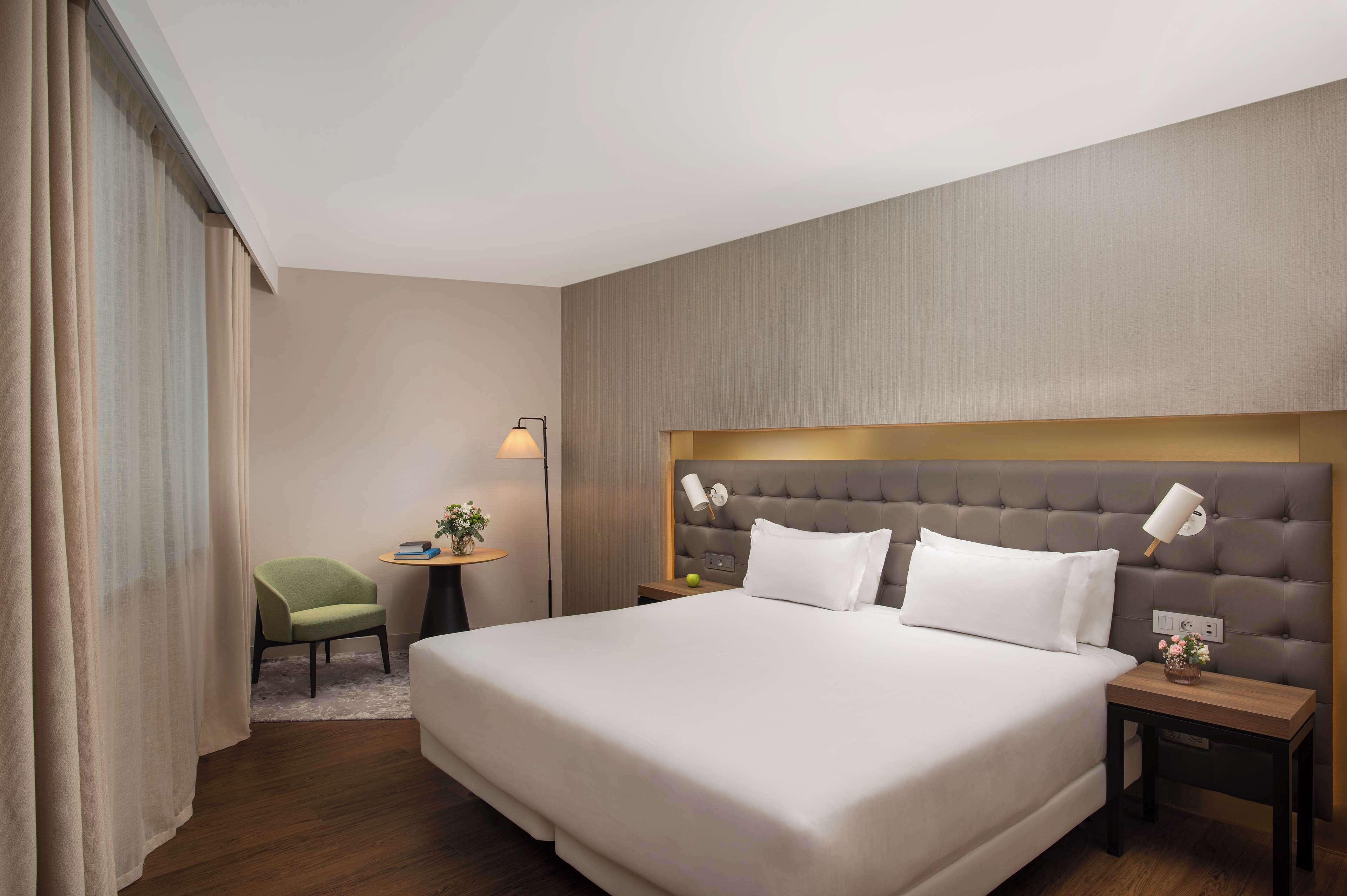 1 bedroom, premium bedding, minibar, in-room safe