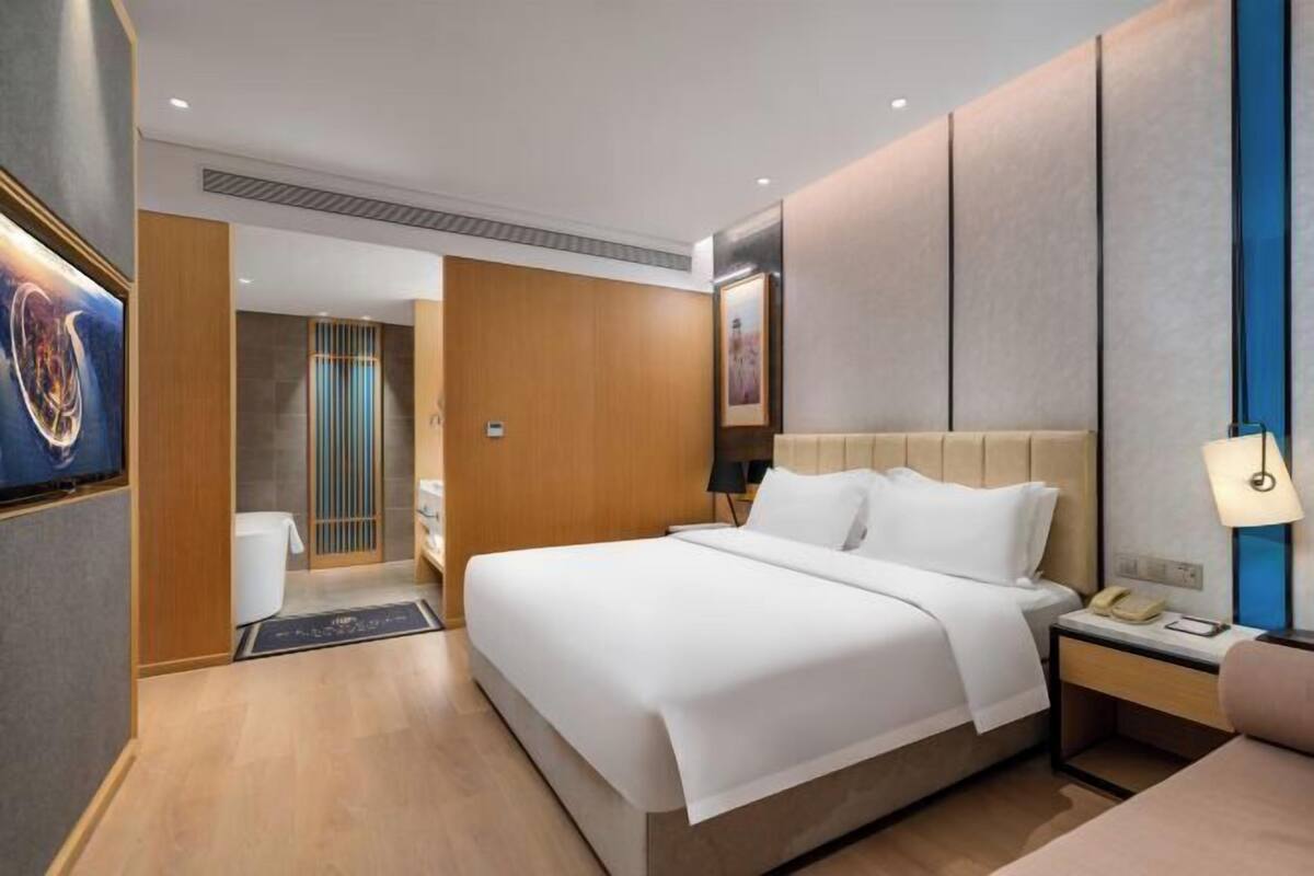 In-room safe, rollaway beds, free WiFi