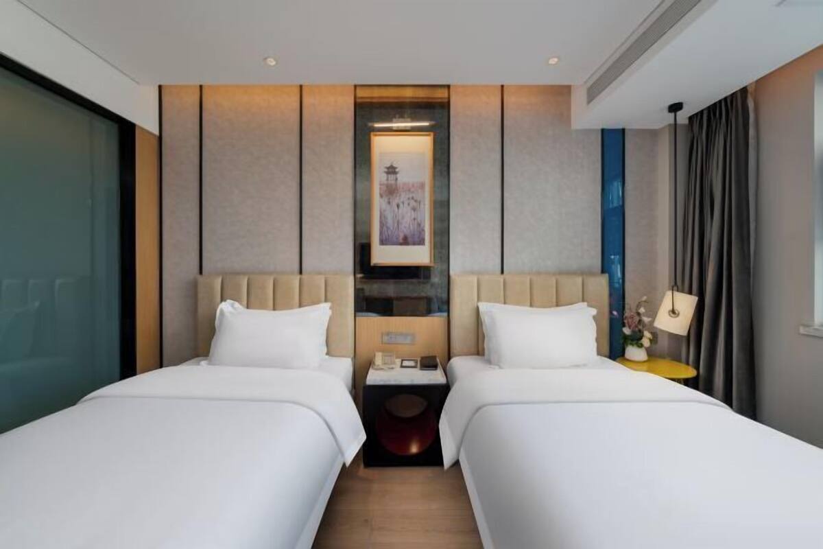 In-room safe, rollaway beds, free WiFi
