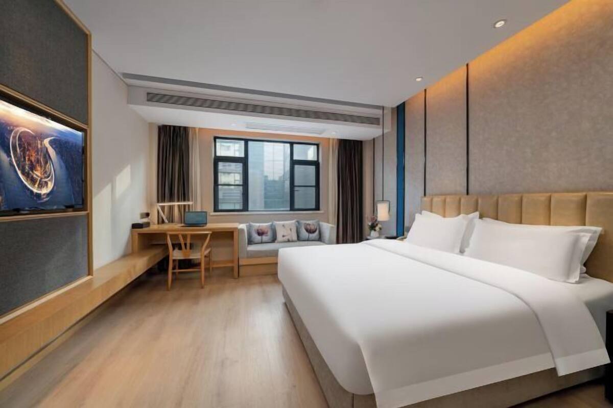 In-room safe, rollaway beds, free WiFi