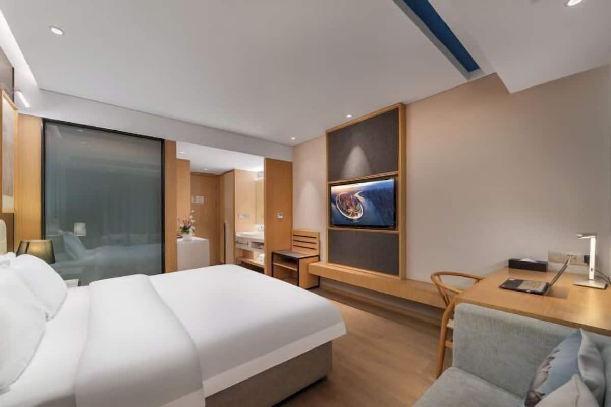 In-room safe, rollaway beds, free WiFi