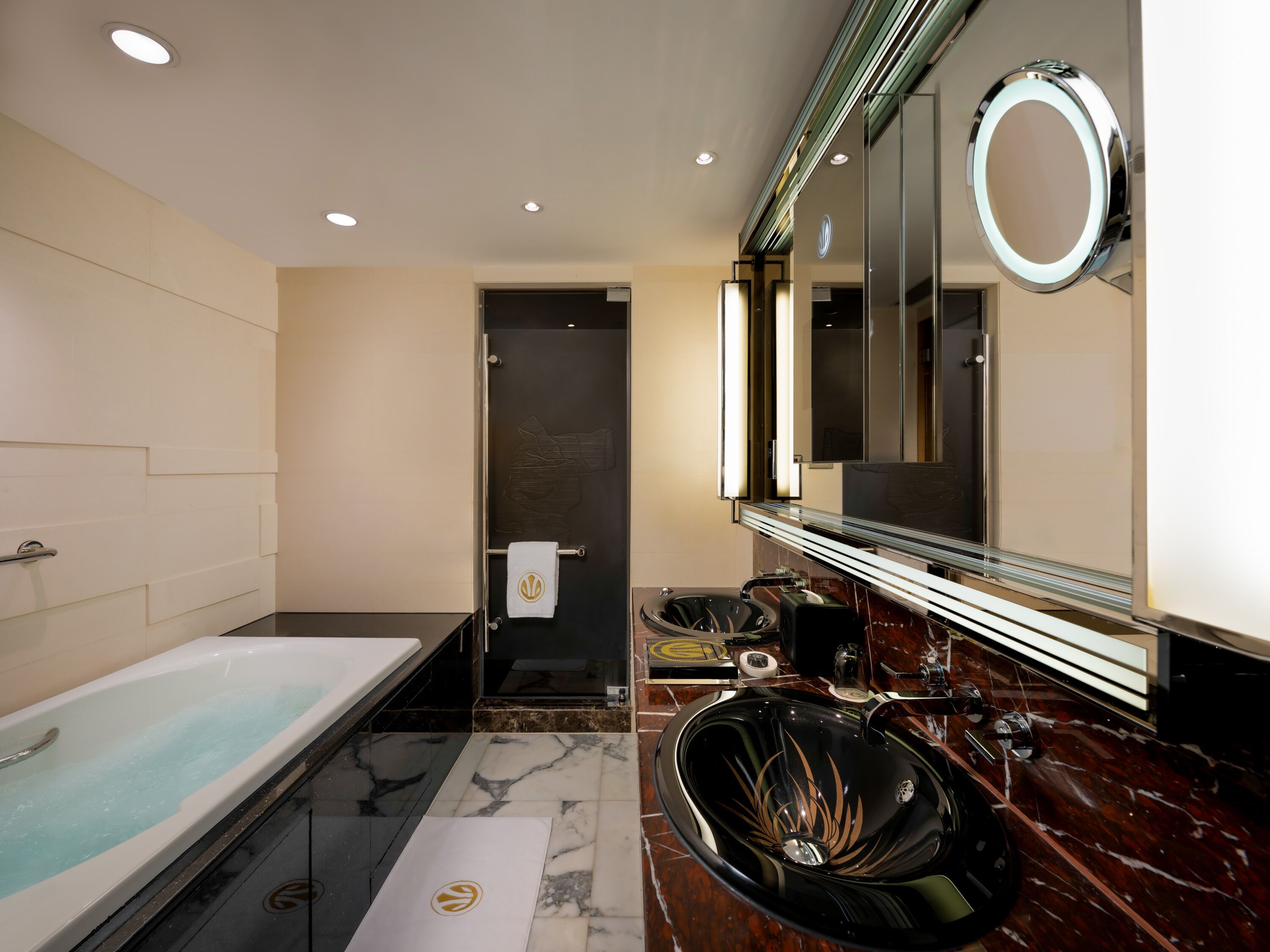 separate bathtub and shower, rainfall showerhead, free toiletries