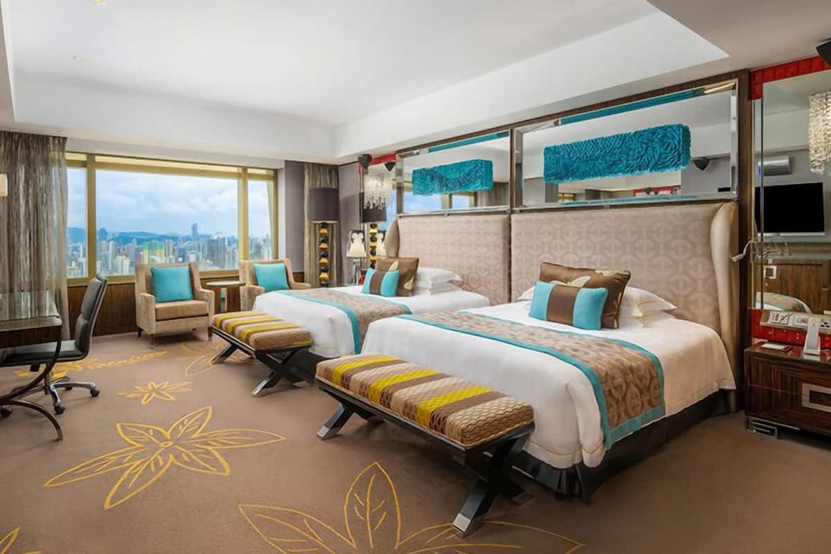 deluxe twin | 1 bedroom, minibar, in-room safe, desk