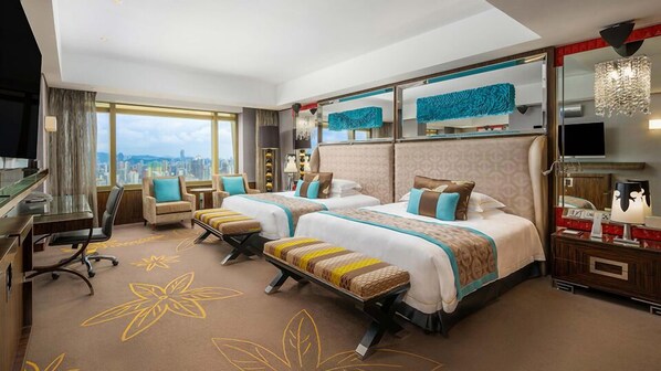 Deluxe Twin | Minibar, in-room safe, desk, iron/ironing board