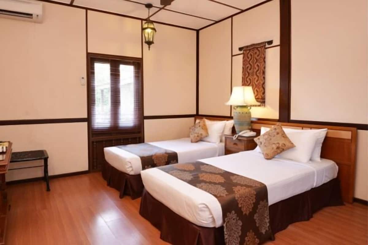 Minibar, in-room safe, desk, rollaway beds