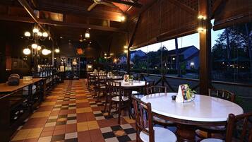 Breakfast and lunch served, Malaysian cuisine