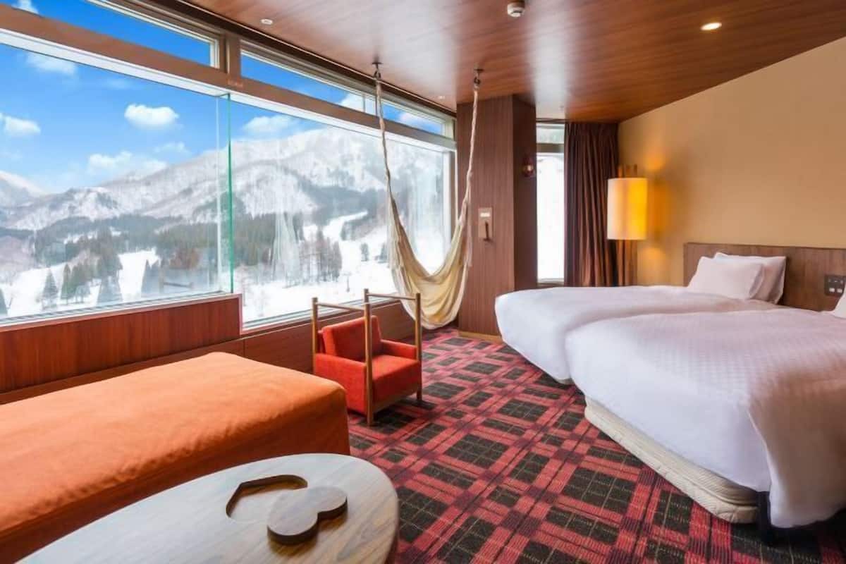 Premium bedding, in-room safe, blackout curtains, iron/ironing board