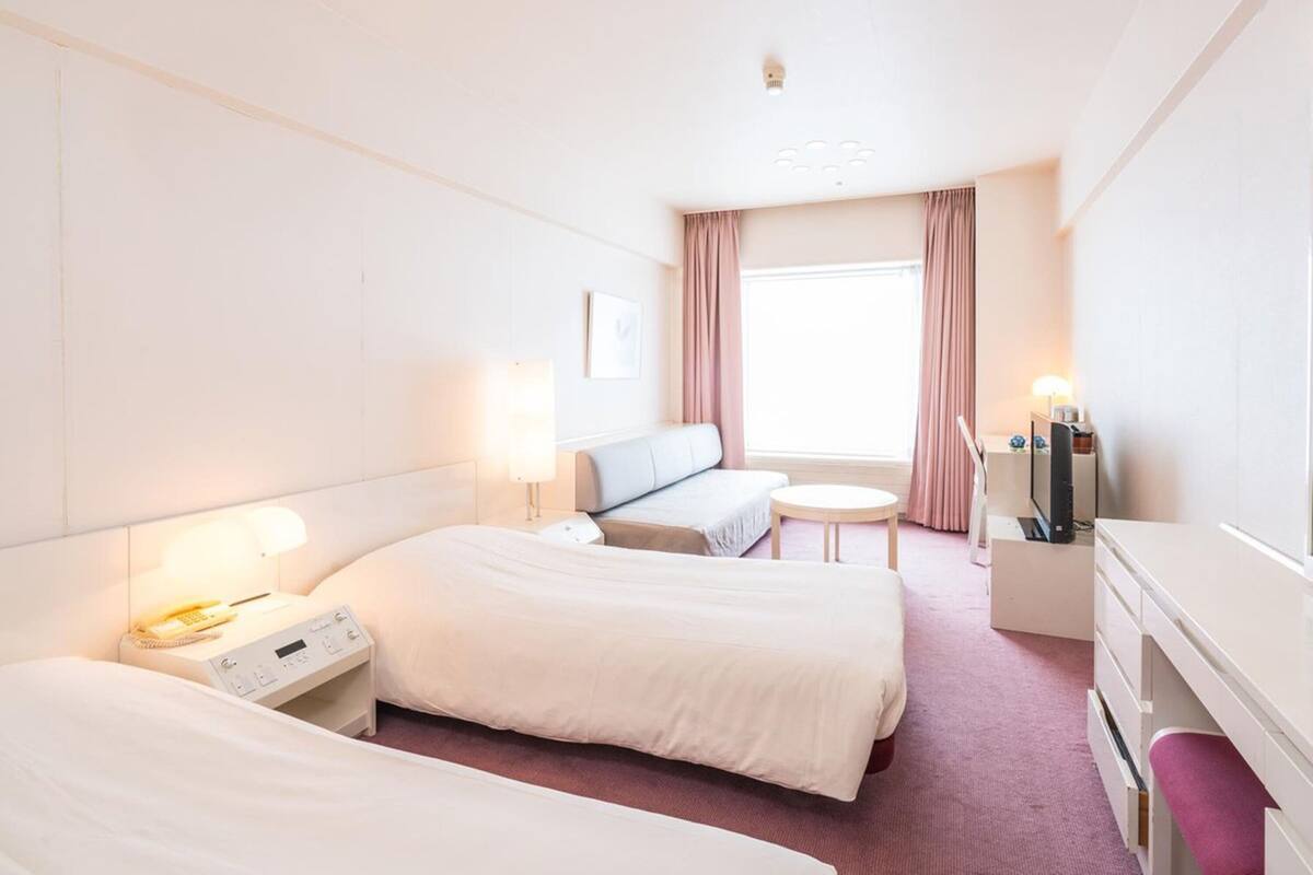 房內夾萬、遮光窗簾/窗簾、熨斗/熨衫板、免費 Wi-Fi
