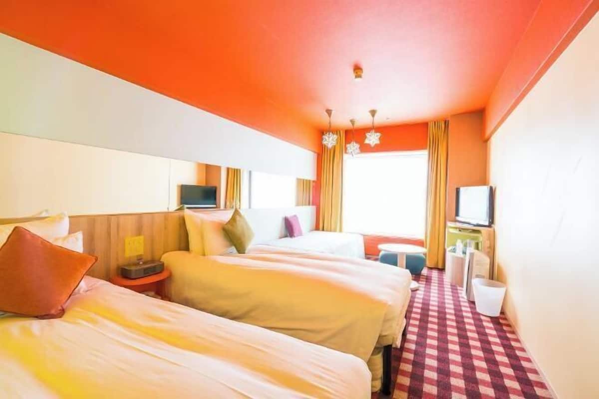 Premium bedding, in-room safe, blackout curtains, iron/ironing board