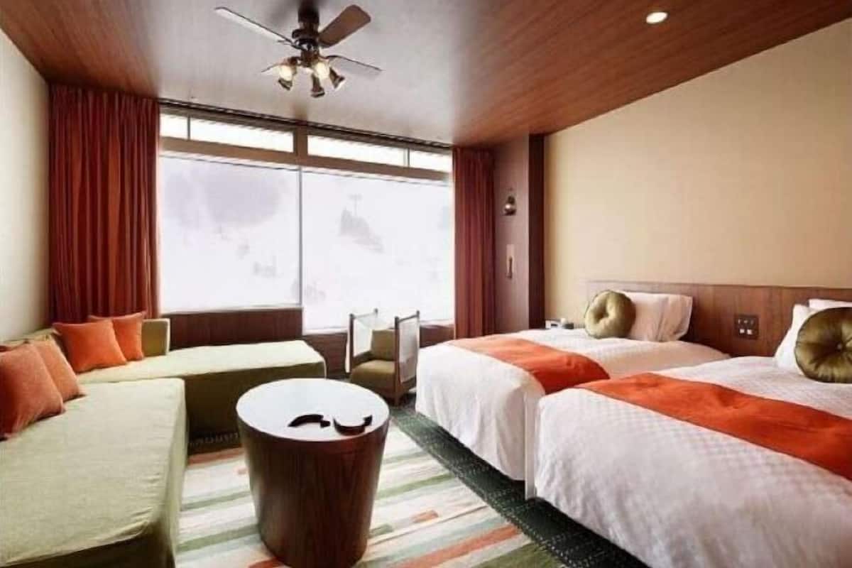 Premium bedding, in-room safe, blackout drapes, iron/ironing board