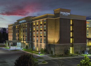 Exterior - DoubleTree by Hilton Raleigh - Cary (Cary)