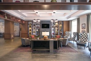 Lobby - DoubleTree by Hilton Raleigh - Cary (Cary)