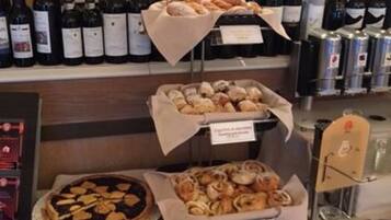 Colazione continentale a pagamento, servita tutte le mattine