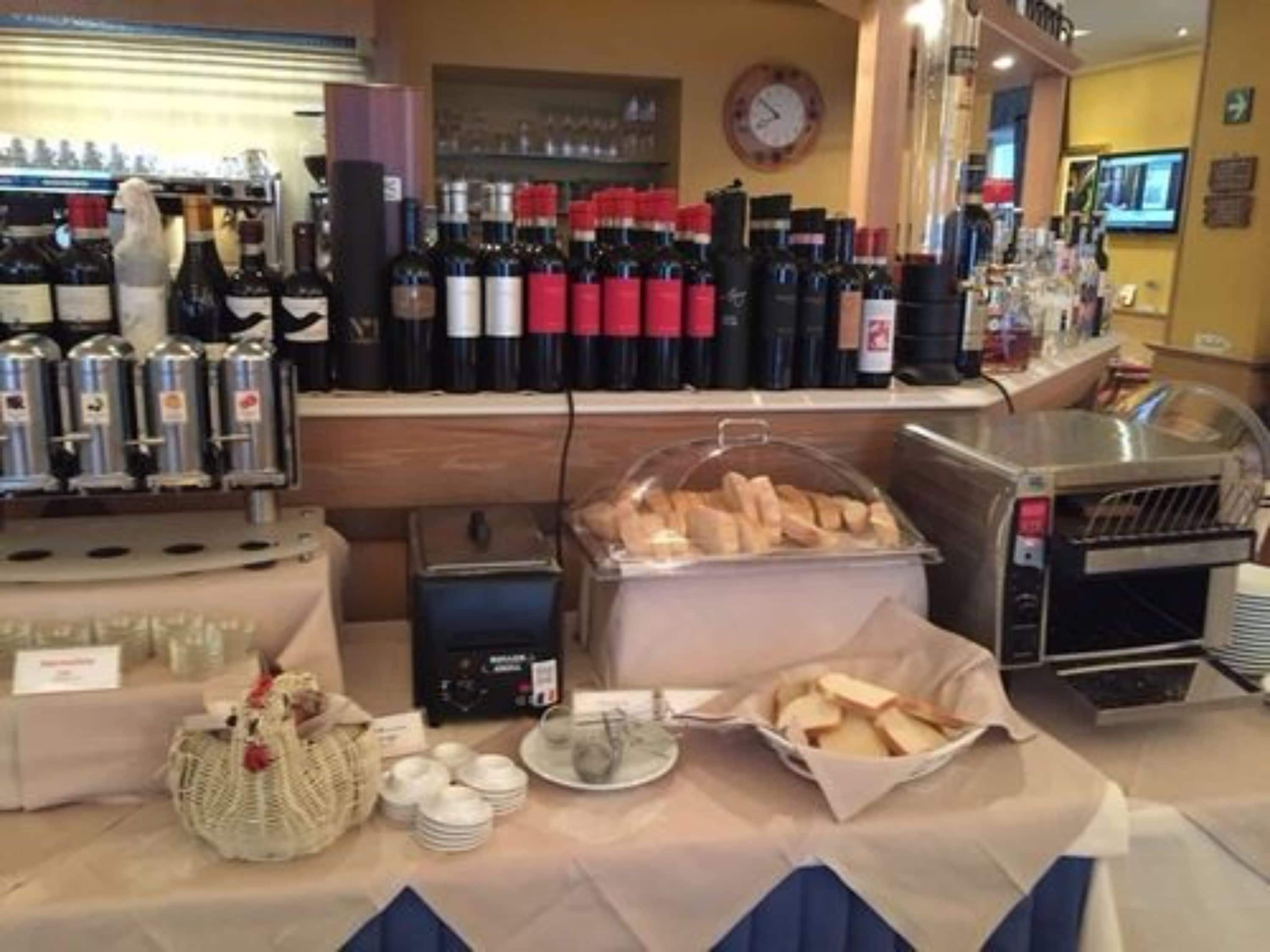 daily continental breakfast (eur 9.00 per person)