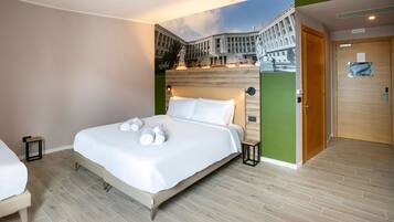 Dreibettzimmer (Accessible) | Schreibtisch, kostenloses WLAN