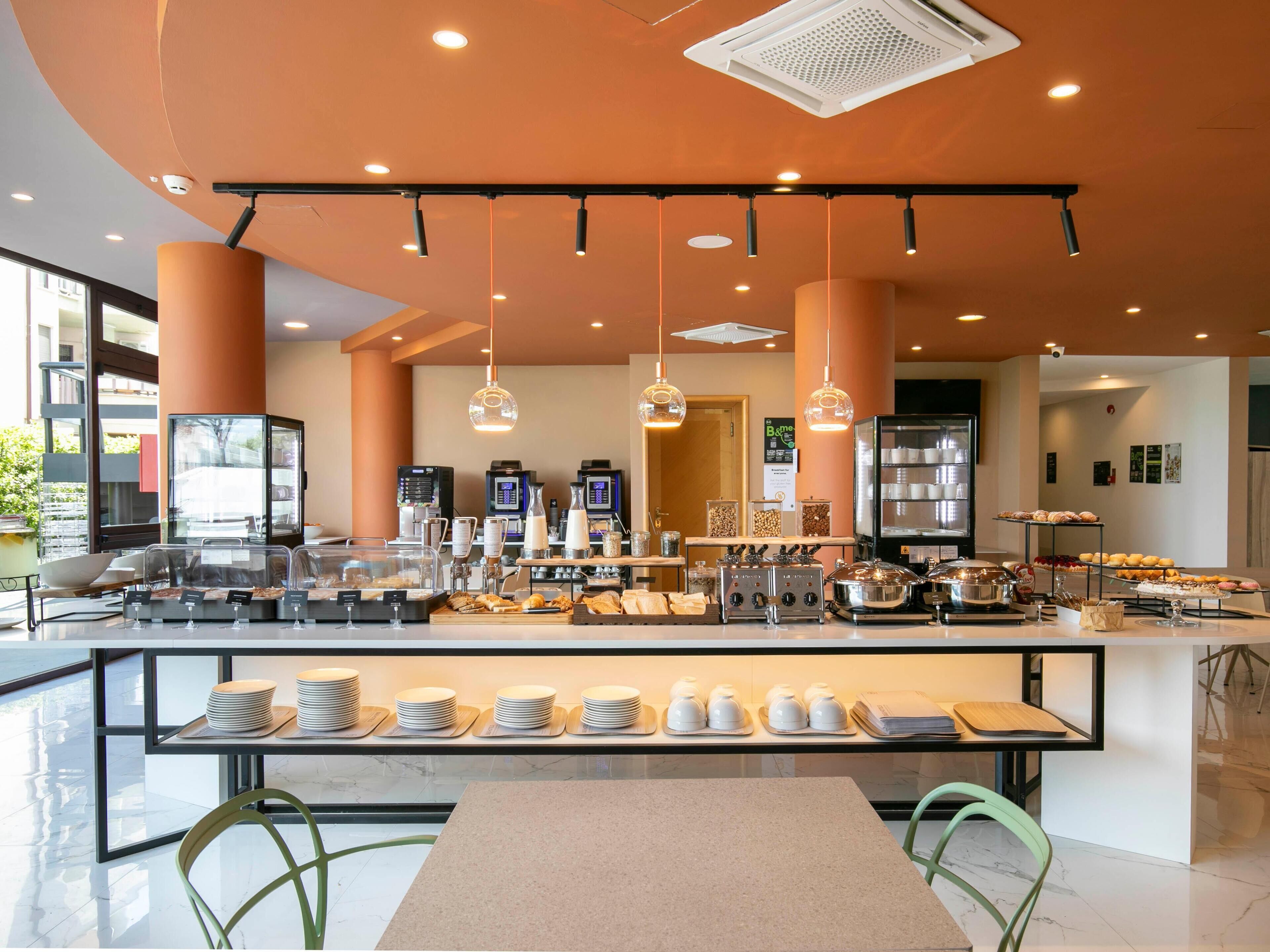 Colazione a buffet, servita tutte le mattine (9.50 EUR a persona) 