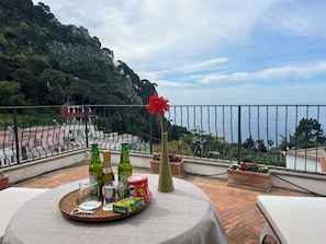 Grand-Suite, Terrasse, Meerblick | Terrasse/Patio