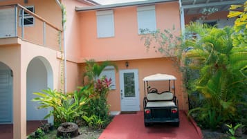 Luxury Villa, Multiple Beds, Marina View (240D) | 2 camere, una cassaforte in camera, con stile personalizzato