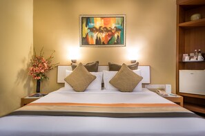 Laptop workspace, iron/ironing board, free WiFi, bed sheets