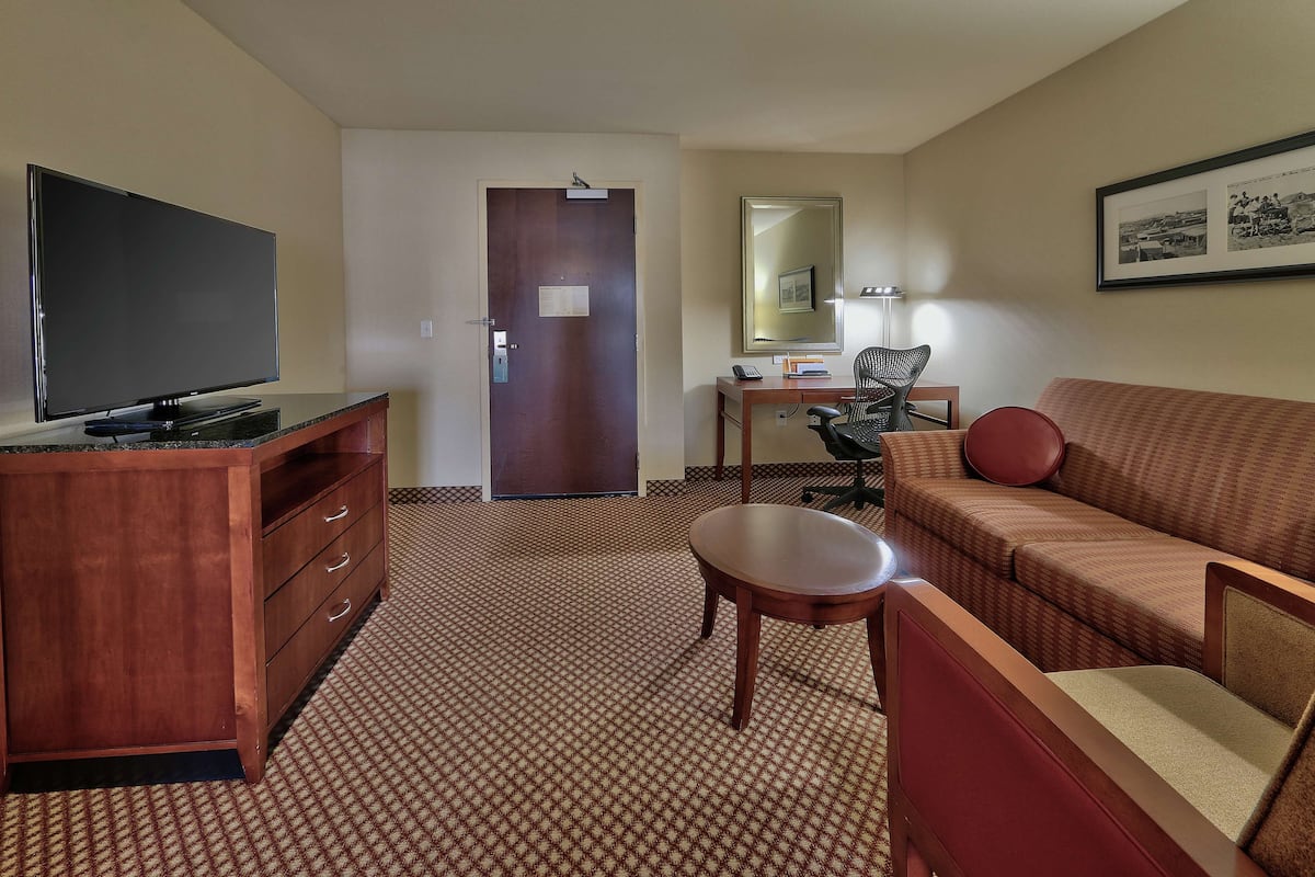 Evolution-juniorsuite, kingsize bed | Hypoallergeen beddengoed, een kluis op de kamer, een bureau