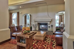 Lobby - Hilton Garden Inn Las Cruces (Las Cruces)